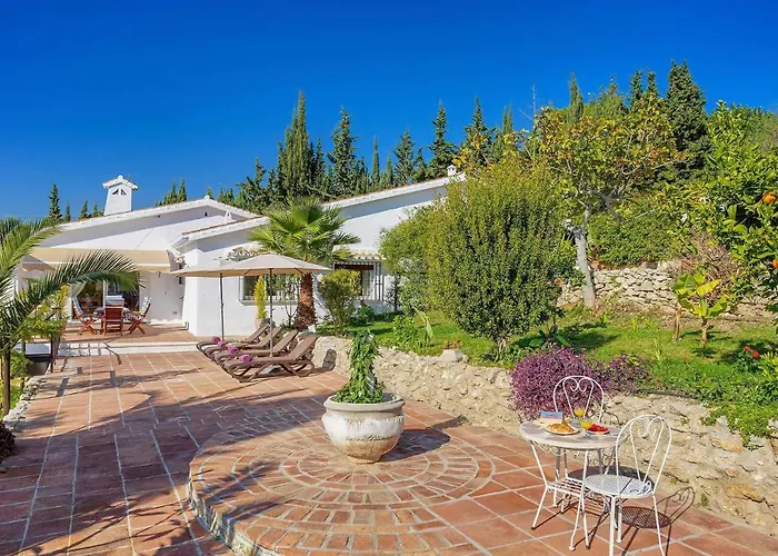Private Heated Pool, Jacuzzi & 1225M2 Garden In Villa Cipreses