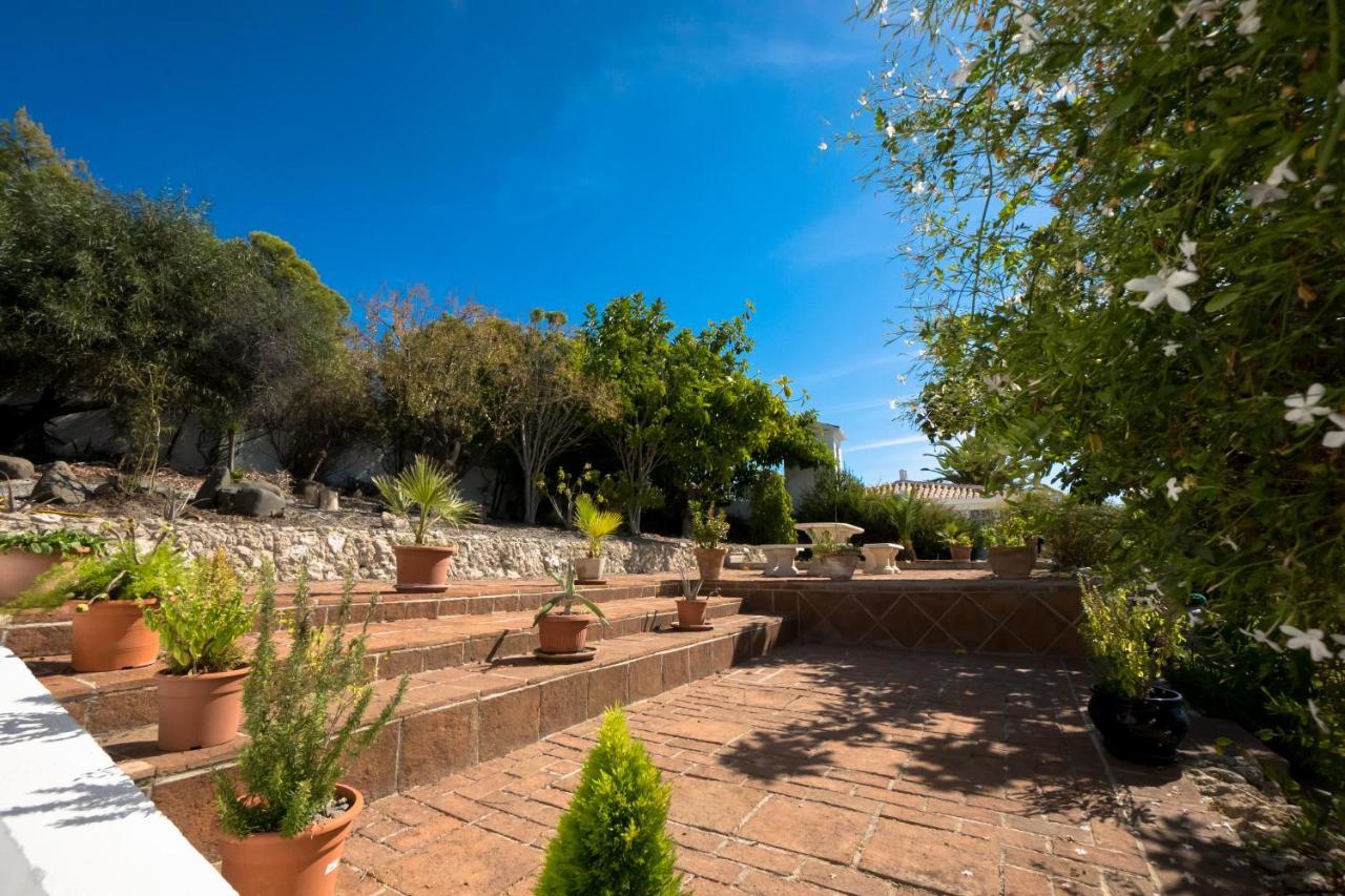Private Heated Pool, Jacuzzi & 1225m2 Garden In Cipreses