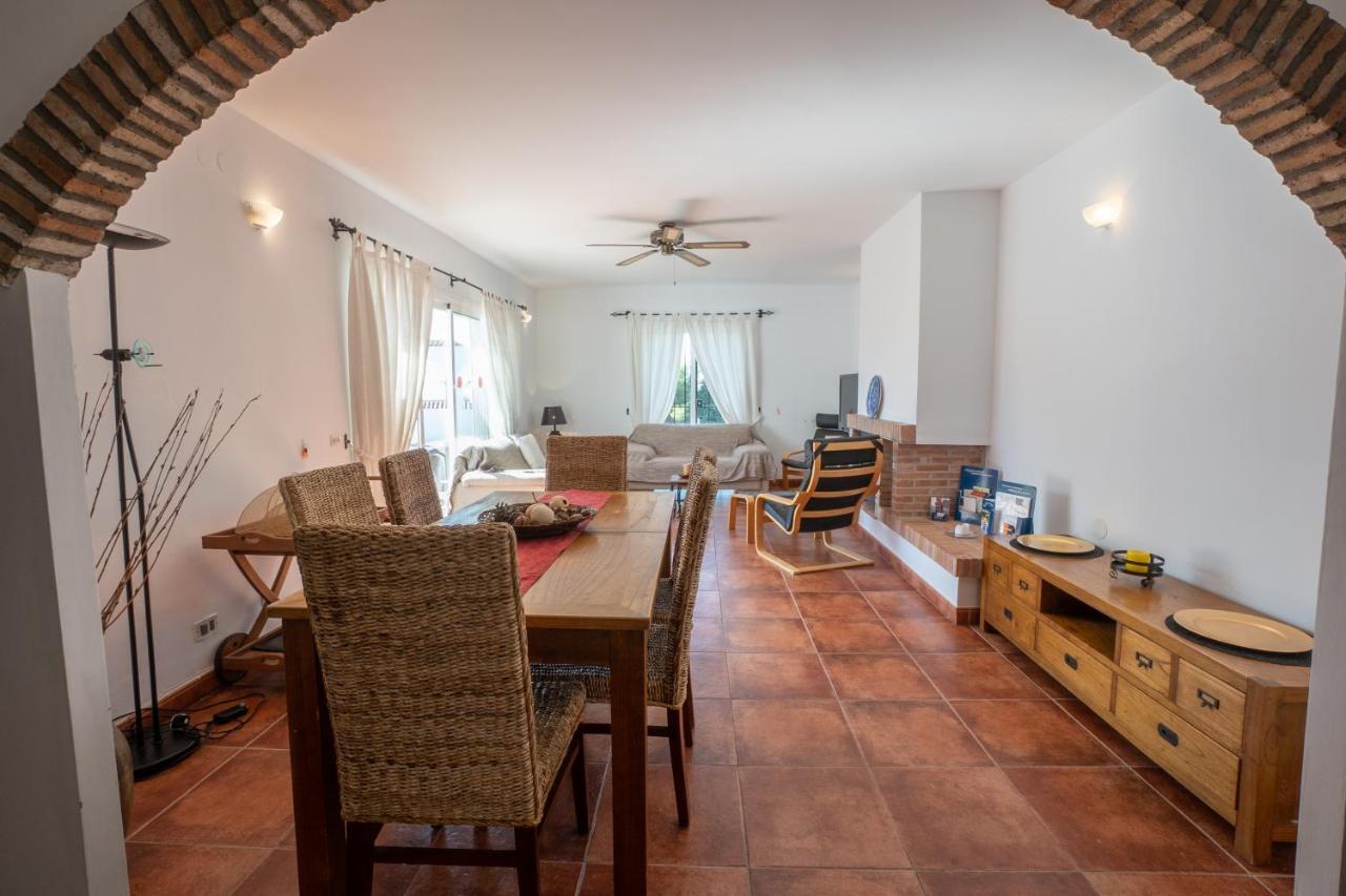 Private Heated Pool, Jacuzzi & 1225m2 Garden In Cipreses Villa Frigiliana