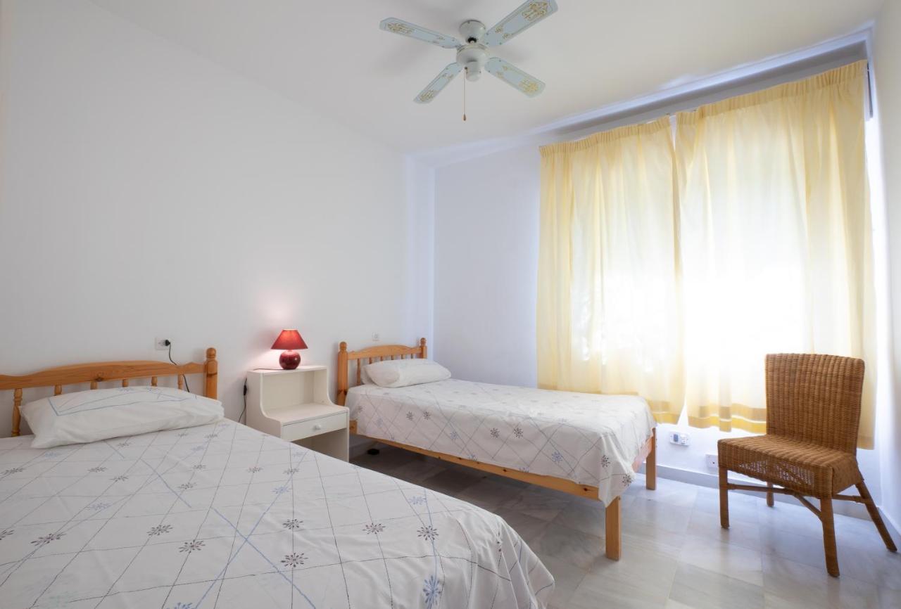 Villa Private Heated Pool, Jacuzzi & 1225m2 Garden In Cipreses *