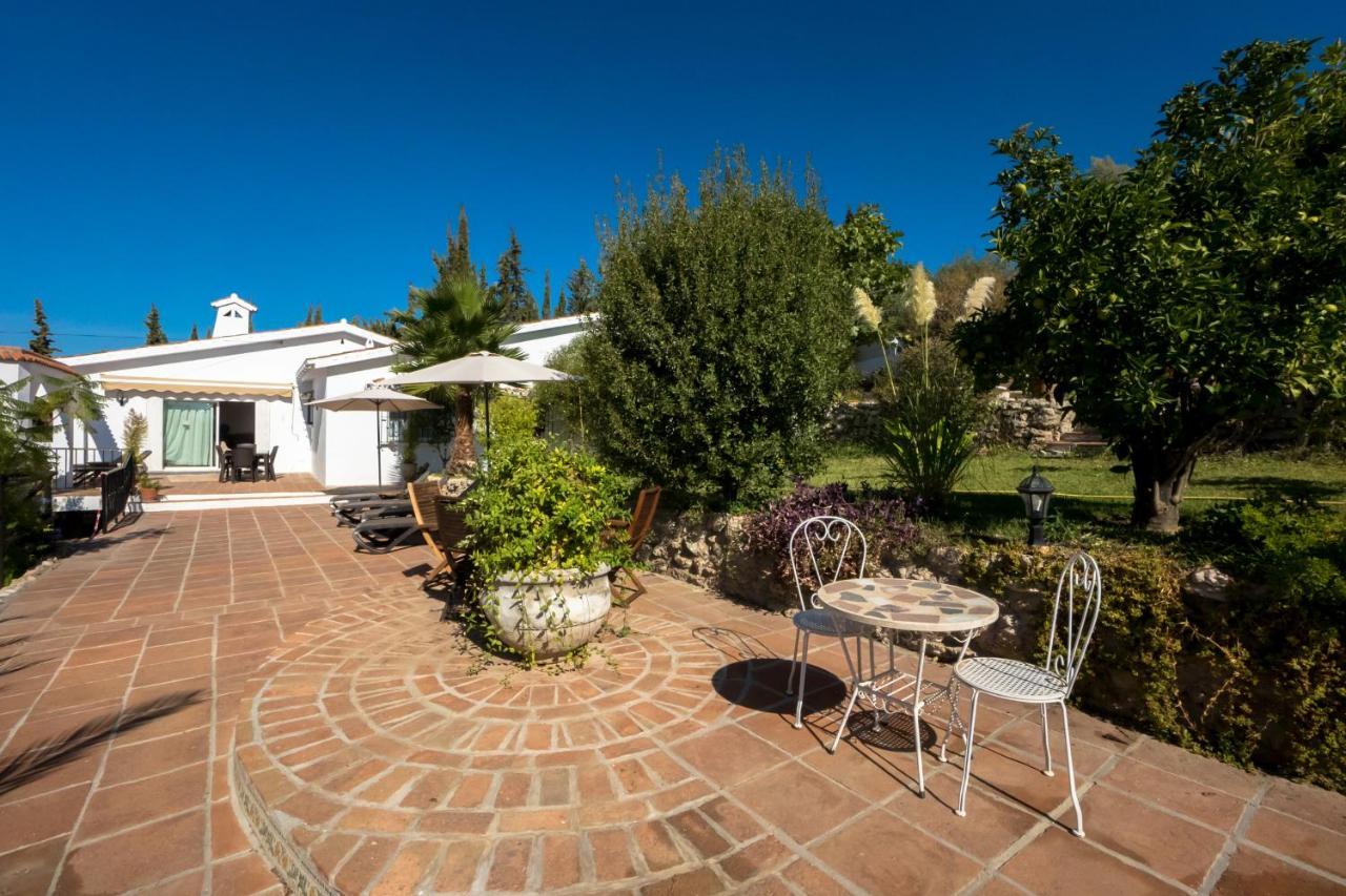 Private Heated Pool, Jacuzzi & 1225m2 Garden In Cipreses Willa Frigiliana