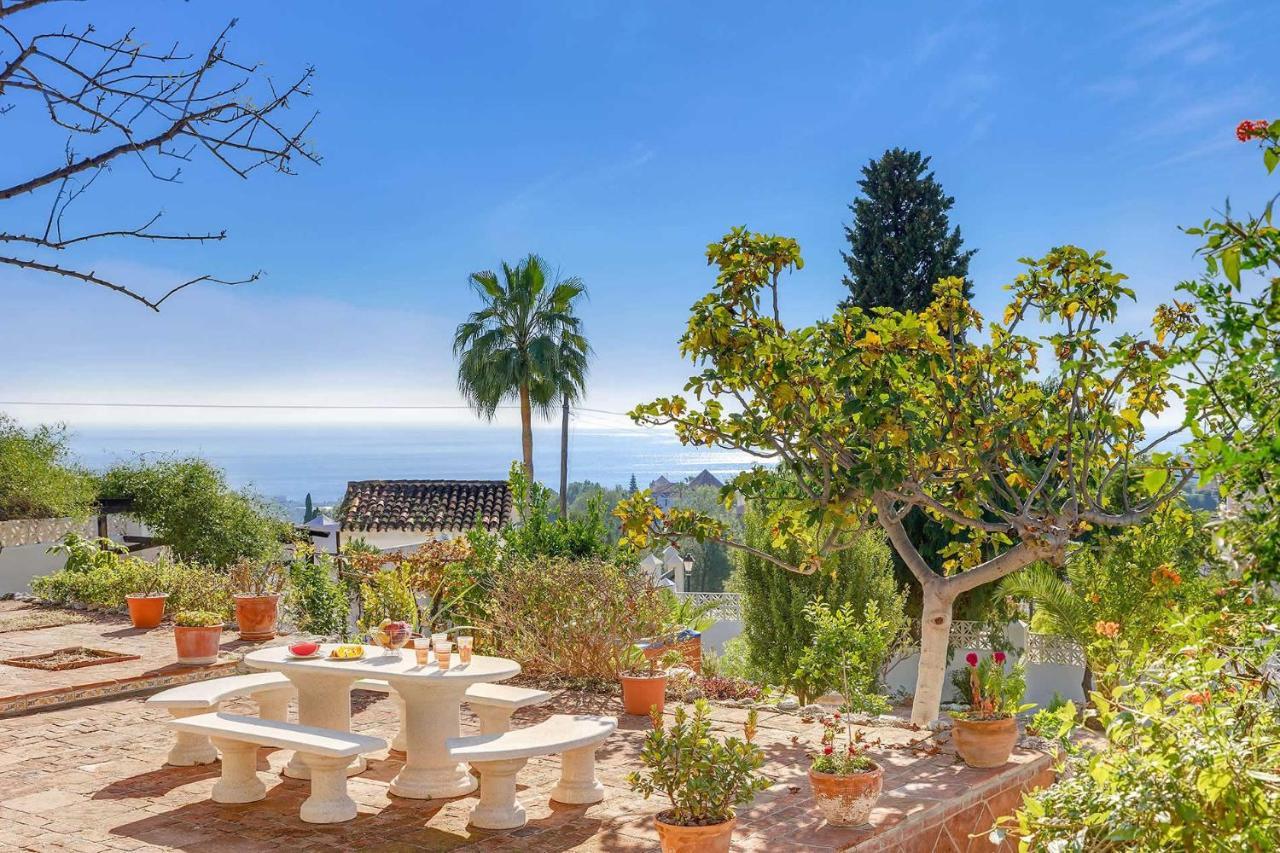 Private Heated Pool, Jacuzzi & 1225m2 Garden In Cipreses Villa *
