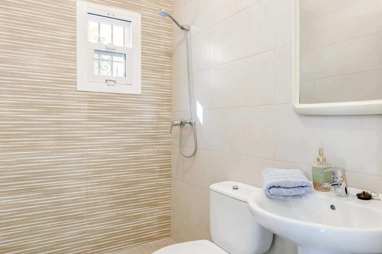 Private Heated Pool, Jacuzzi & 1225m2 Garden In Cipreses Frigiliana