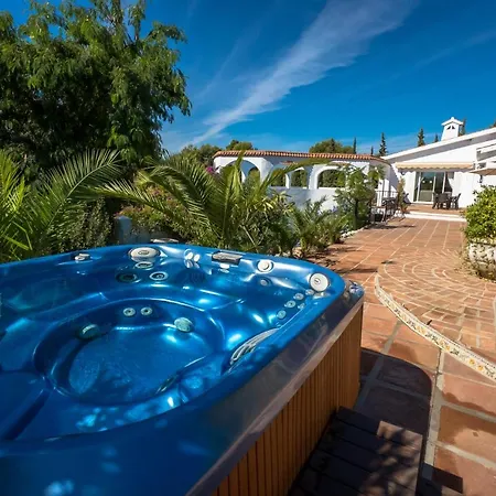 Private Heated Pool, Jacuzzi & 1225M2 Garden In Villa Cipreses Frigiliana Exterior foto