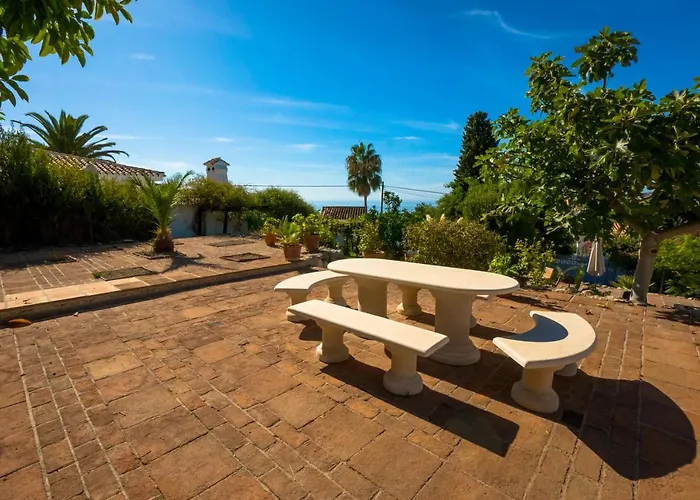 Private Heated Pool, Jacuzzi & 1225M2 Garden In Villa Cipreses