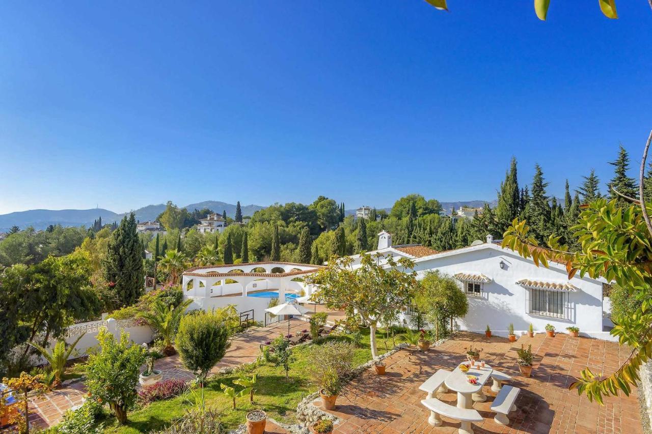 Private Heated Pool, Jacuzzi & 1225m2 Garden In Cipreses *