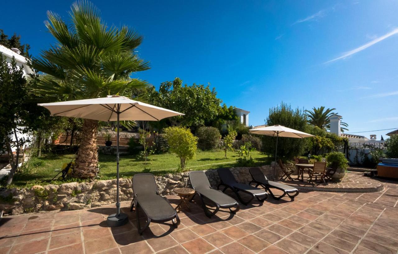 Private Heated Pool, Jacuzzi & 1225m2 Garden In Cipreses *