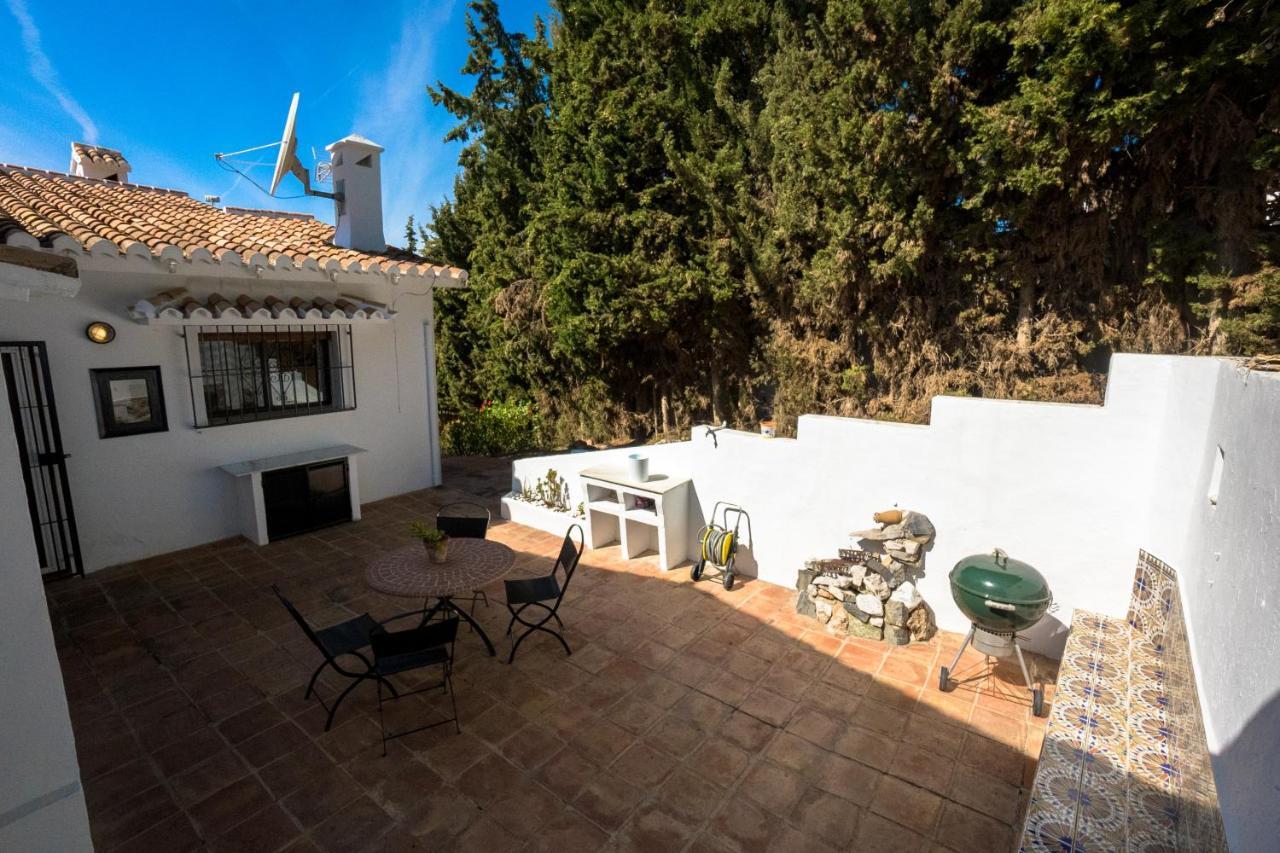 Private Heated Pool, Jacuzzi & 1225m2 Garden In Cipreses Frigiliana