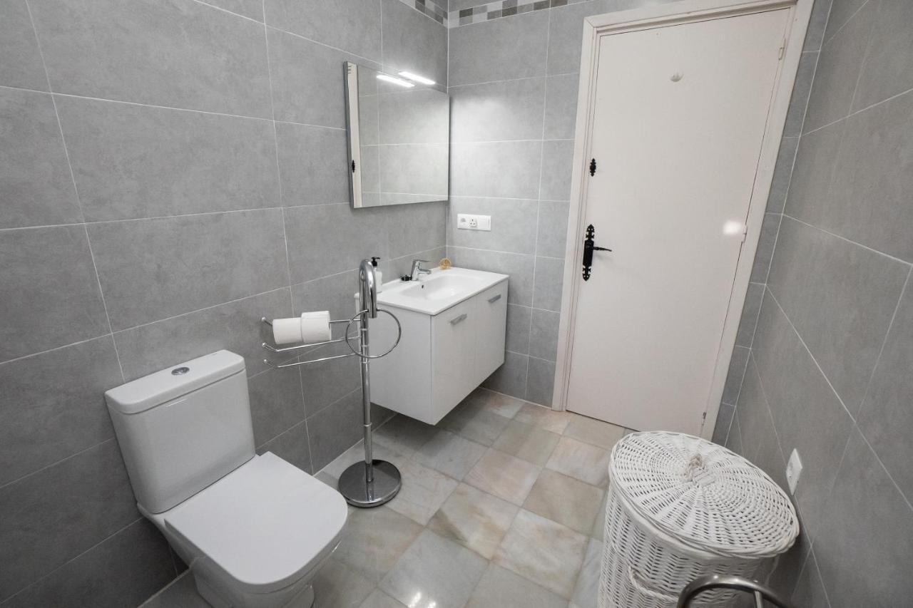 Villa Private Heated Pool, Jacuzzi & 1225m2 Garden In Cipreses Frigiliana