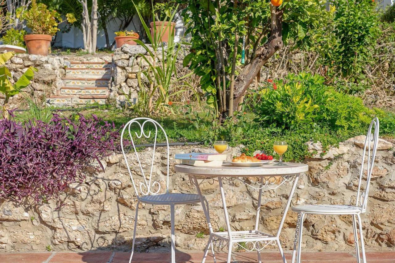 Villa Private Heated Pool, Jacuzzi & 1225m2 Garden In Cipreses *