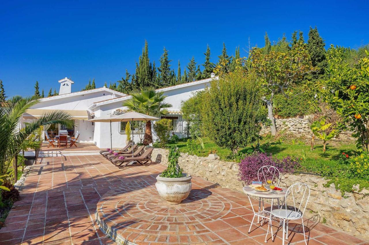 Private Heated Pool, Jacuzzi & 1225m2 Garden In Cipreses * Frigiliana